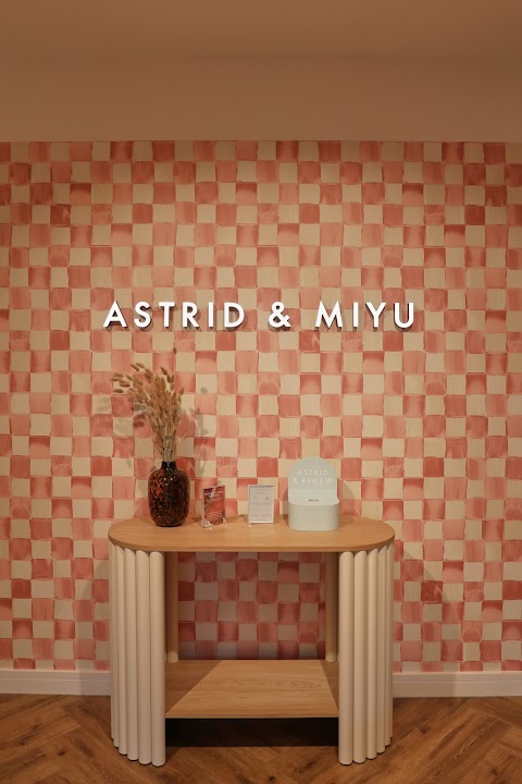 Astrid & Miyu