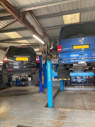 HiQ Tyres & Autocare Chichester (Motorforce)