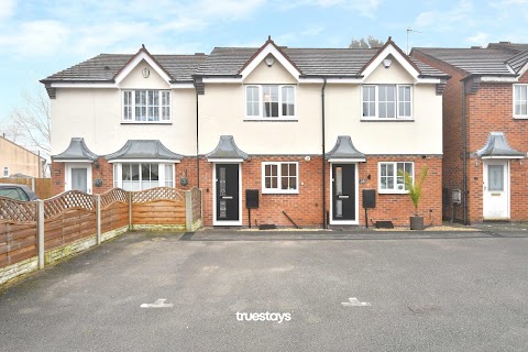 Bowlers House by Truestays | Short-lets & Serviced Accommodation Stoke-on-Trent