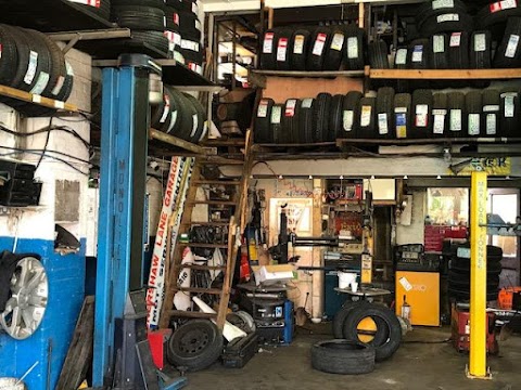Bickershaw Lane Garage Mot Tyre & Service Centre