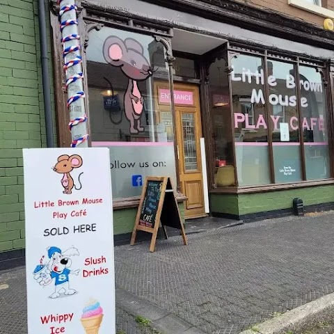 Little Brown mouse play cafe