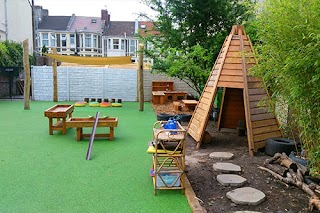 Magic Roundabout Nursery Bristol - Day Nursery and Preschool (3 months to 5 years old)