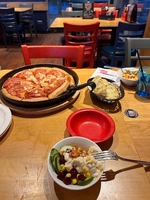 Pizza Hut Restaurants