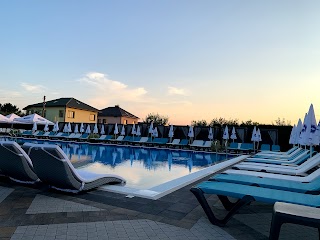 Рафаель Pool&Lounge