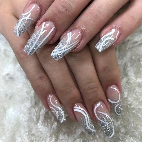 Skylar nails