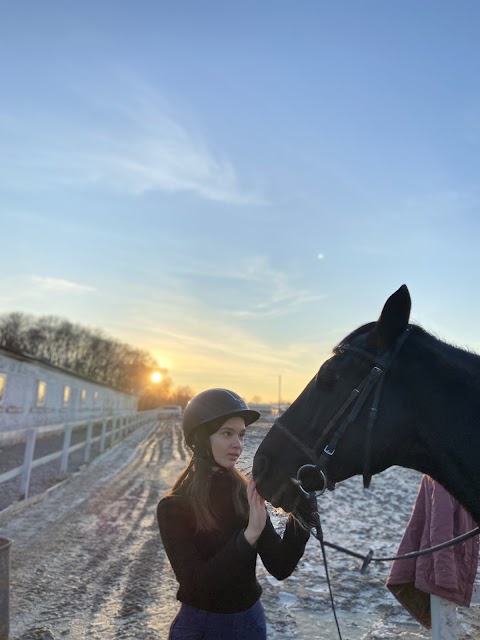 Імперіал Хорс Клаб (Imperial Horse Club)