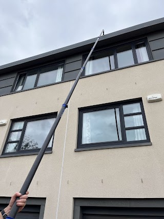 T. Bryant - Window Cleaner Edinburgh