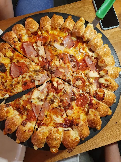 Pizza Hut Restaurants