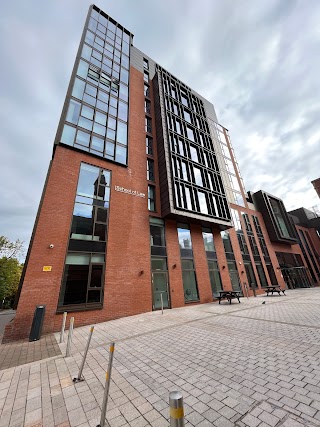 Queen's University Belfast - School of Law