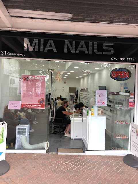 Mia nails