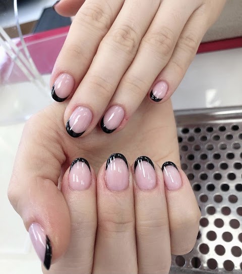 Helen’s Nails & Beauty