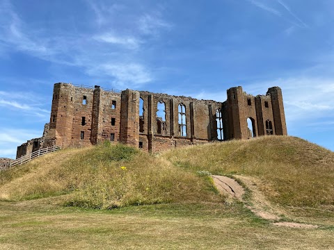 Kenilworth Castle and Elizabethan Garden