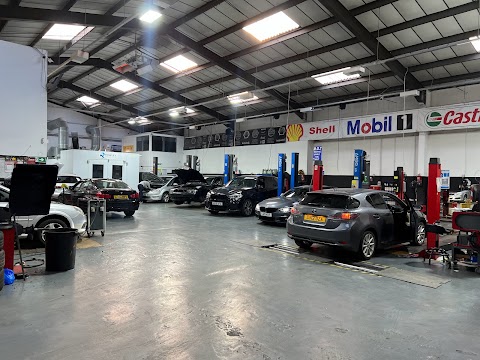 CarFix Garage - MOT, Servicing & Accident Repairs