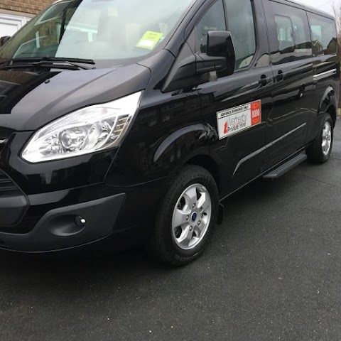 Wetherby 8 seater Minibus & Taxi