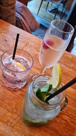 G&T (Gin and Tapas, Mumbles)