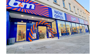 B&M Store