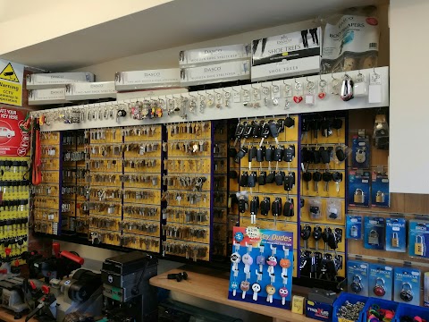 Smiths of Leek - Trophies, Engraving, Key cutting, Car keys, Shoe repairs, Watch straps, batteries