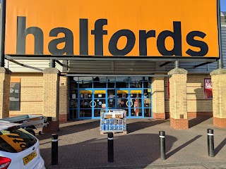 Halfords - Leigh