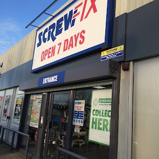 Screwfix Milton Keynes - Stacey Bushes