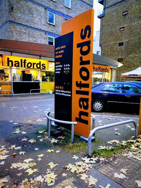 Halfords - Chiswick