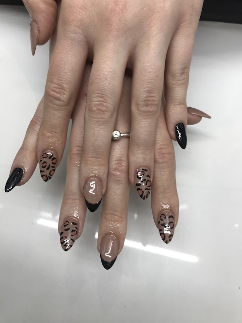 Lisa Nails