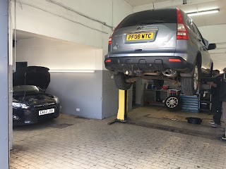 Lanes End Garage