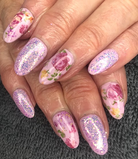 PoshPinks Nails Plymouth