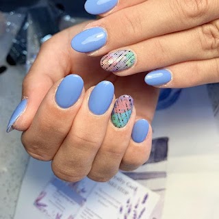 Fifi Star Nails