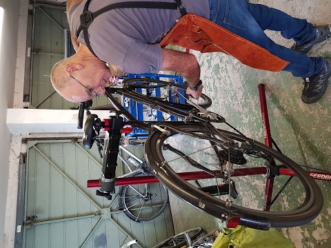 Vic's cycle servicing