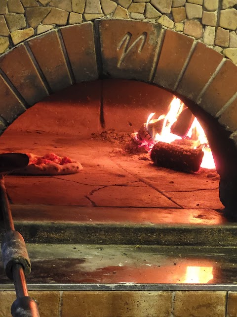 Aroma Woodfired Pizza