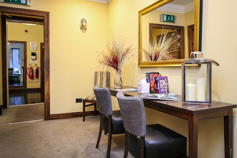Acorn Hotel - BOOK DIRECT FOR BEST RATES! WE'RE CHEAPER THAN ONLINE TRAVEL AGENTS!