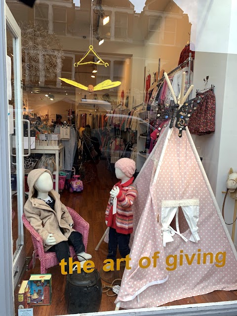 FARA Kids Charity Shop - Richmond Bridge