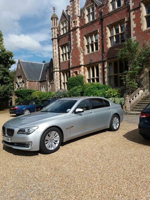 Chariots Executive Car, Minibus and Wedding Car Hire