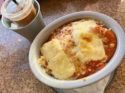 Hong Kong Dining Restaurant （港味茶餐廳/香港車仔麵）