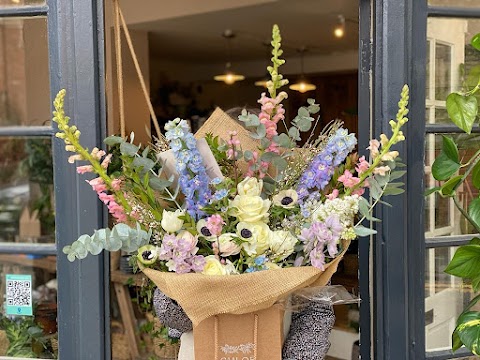 Chloe Robinson Designs - Award Winning Florist, Flower & Plant Shop, Altrincham.