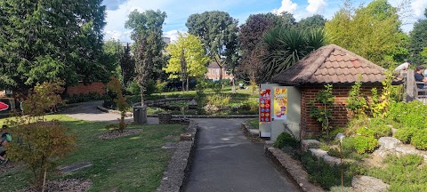 Stoke Park Paddling Pool