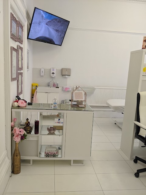 Karla Teaz Permanent Makeup and beauty Clinic