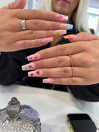 Lisa nails