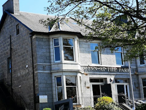 Inn At The Park Hotel