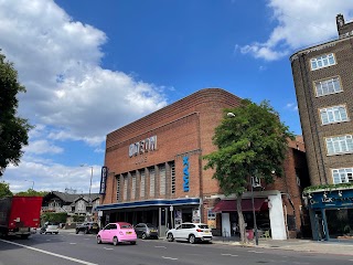 ODEON Luxe Swiss Cottage