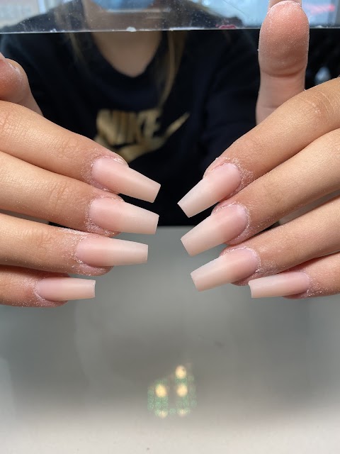 Modern Nails & Beauty