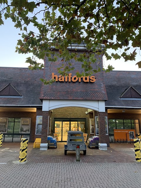 Halfords - Horsham