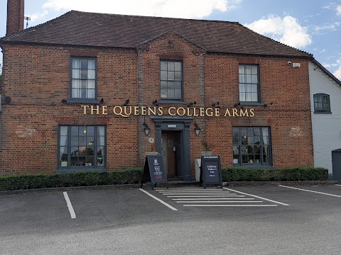 Queens College Arms Pub & Restaurant, Basingstoke