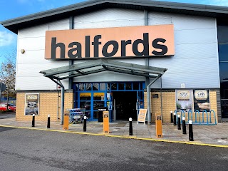 Halfords - Byfleet