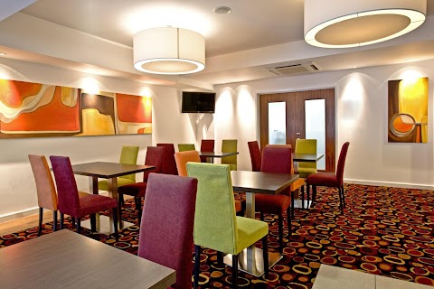 Holiday Inn Express Birmingham - South A45, an IHG Hotel