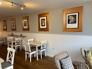 Louie's Coffee & Teahouse - Crowthorne