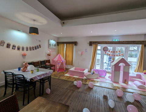 My Perfect Parties - Sleepover Teepees, Bell Tents, Soft Play Hire, Balloon Stylists, Children's Party Tables.