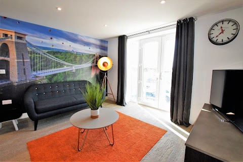 Brunels Loft | Serviced Apartments | Your Apartment