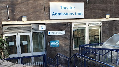 Royal Hallamshire Hospital Theatre Admissions Unit