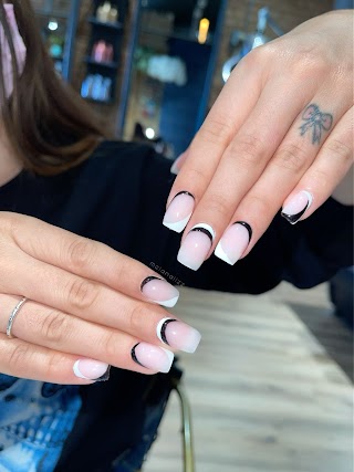 Mela Nails